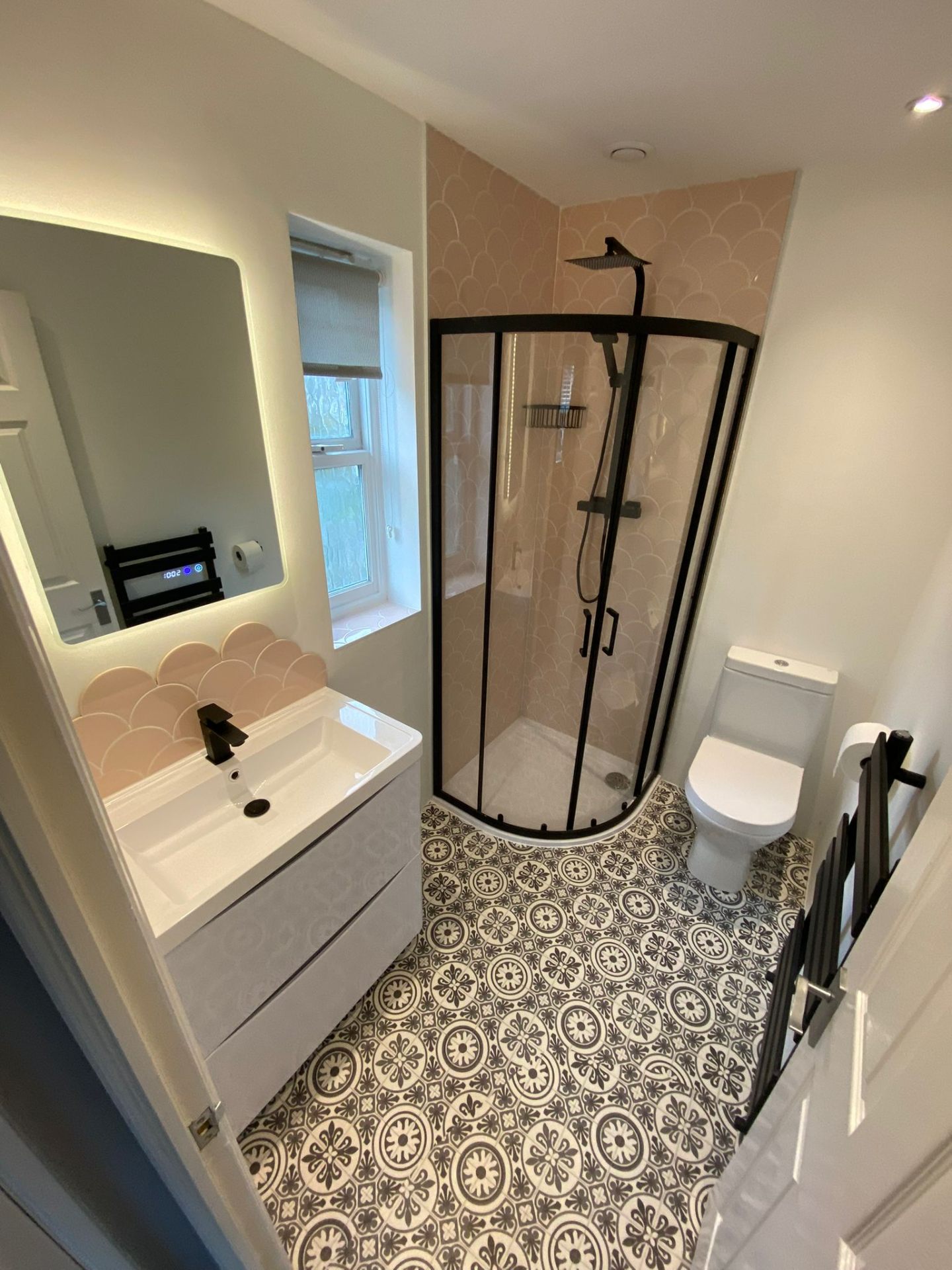 En-Suite with Black Fixtures — expert bathroom fitting by LUXE Bathrooms East Sussex